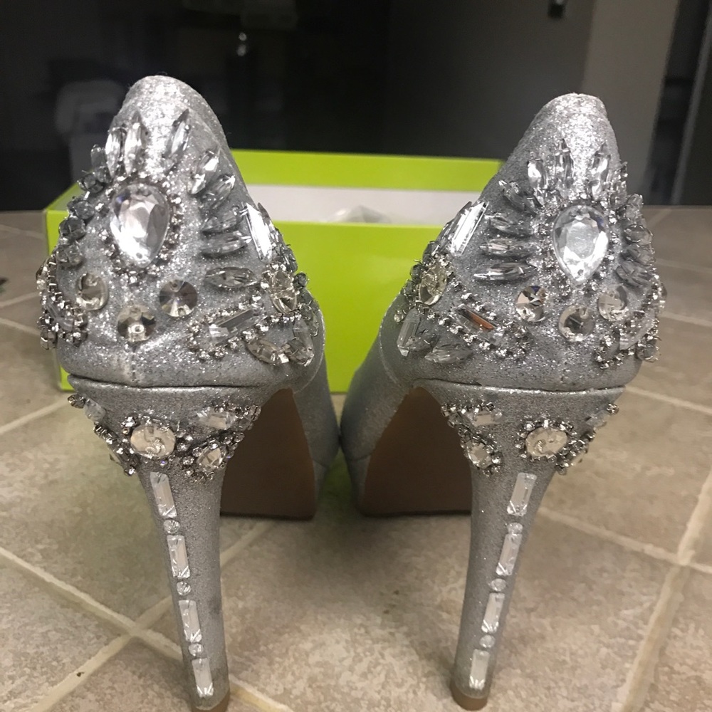 Silver Gianni Bini shoes